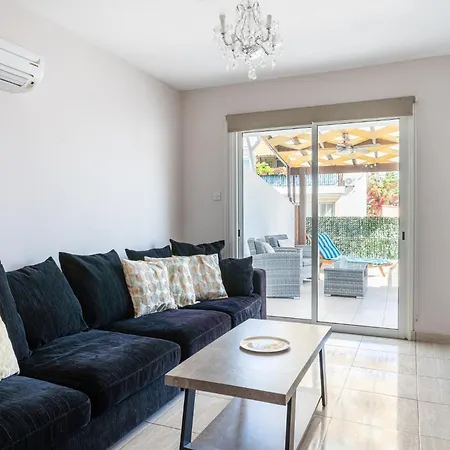 Carisa Flat, 2 Bedrooms 아파트 라르나카