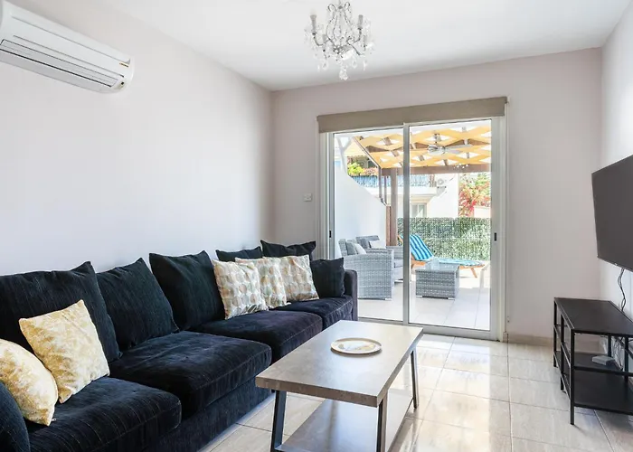 Carisa Flat, 2 Bedrooms Apartmán Larnaca